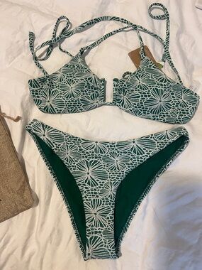 Green and White Patterned Berlook Bikini Set - Small